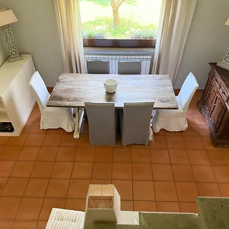 La Casa Al Villa *